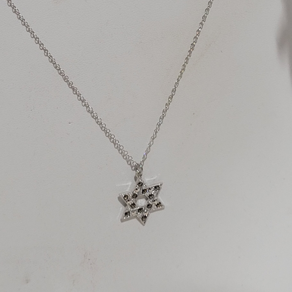 STERLING SILVER UNCAS VINTAGE STAR NECKLACE - Picture 2 of 9